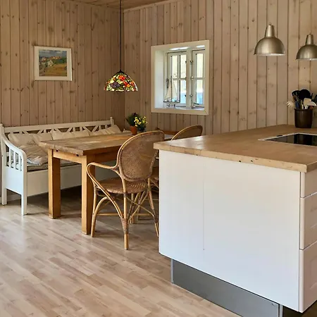 Semesterbostad With Natural Garden In Skansehage *